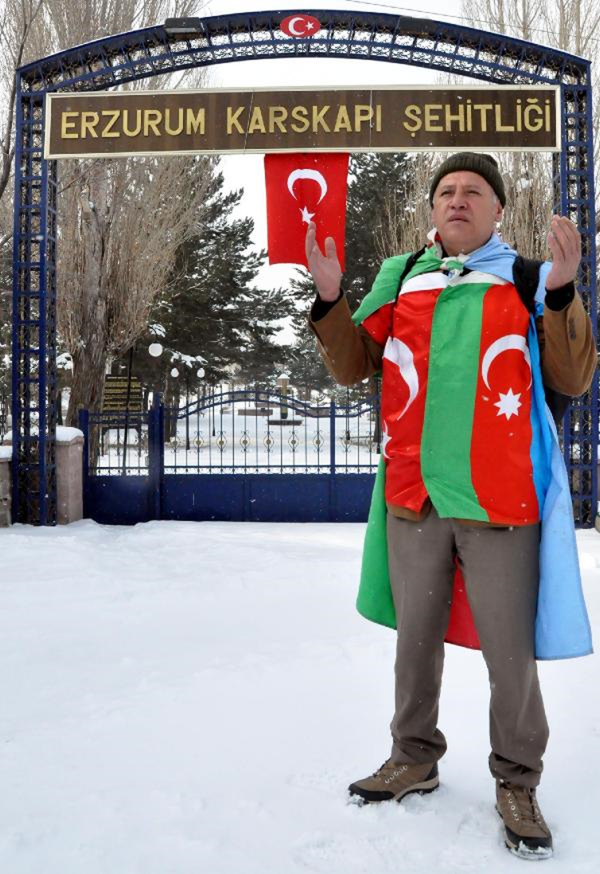 Erivan\'a Yürürken, Azerbaycan Baskonsolosu\'na Kızıp Ankara\'ya Döndü