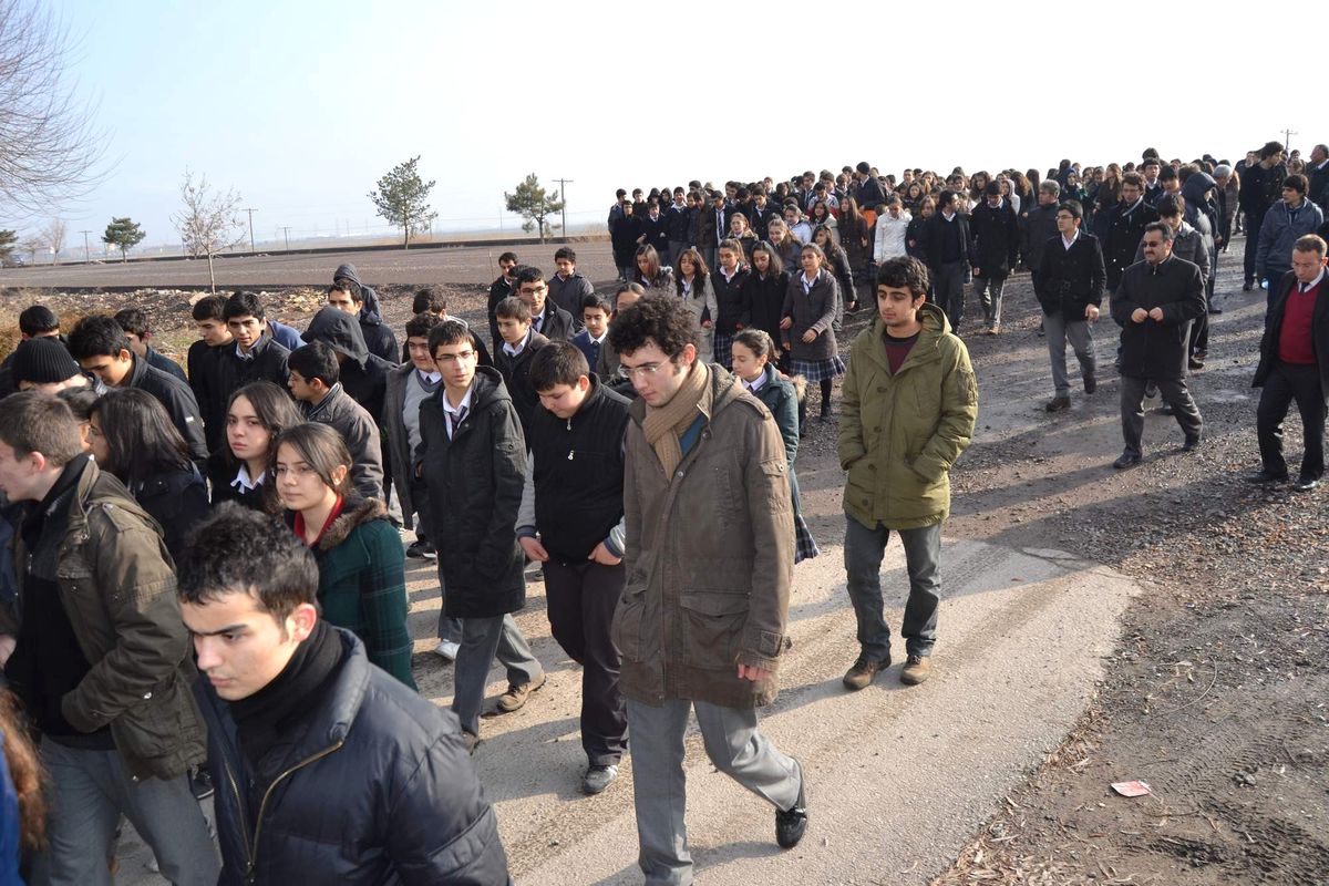 Fen Lisesi Öğrencilerinden Yol Protestosu