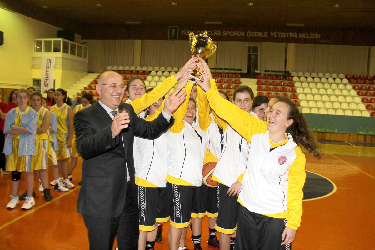 Genç Bayanlarda Şampiyon Datça
