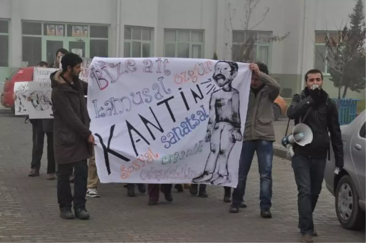 Güvenliği Atlatıp Rektörlüğü Gittiler