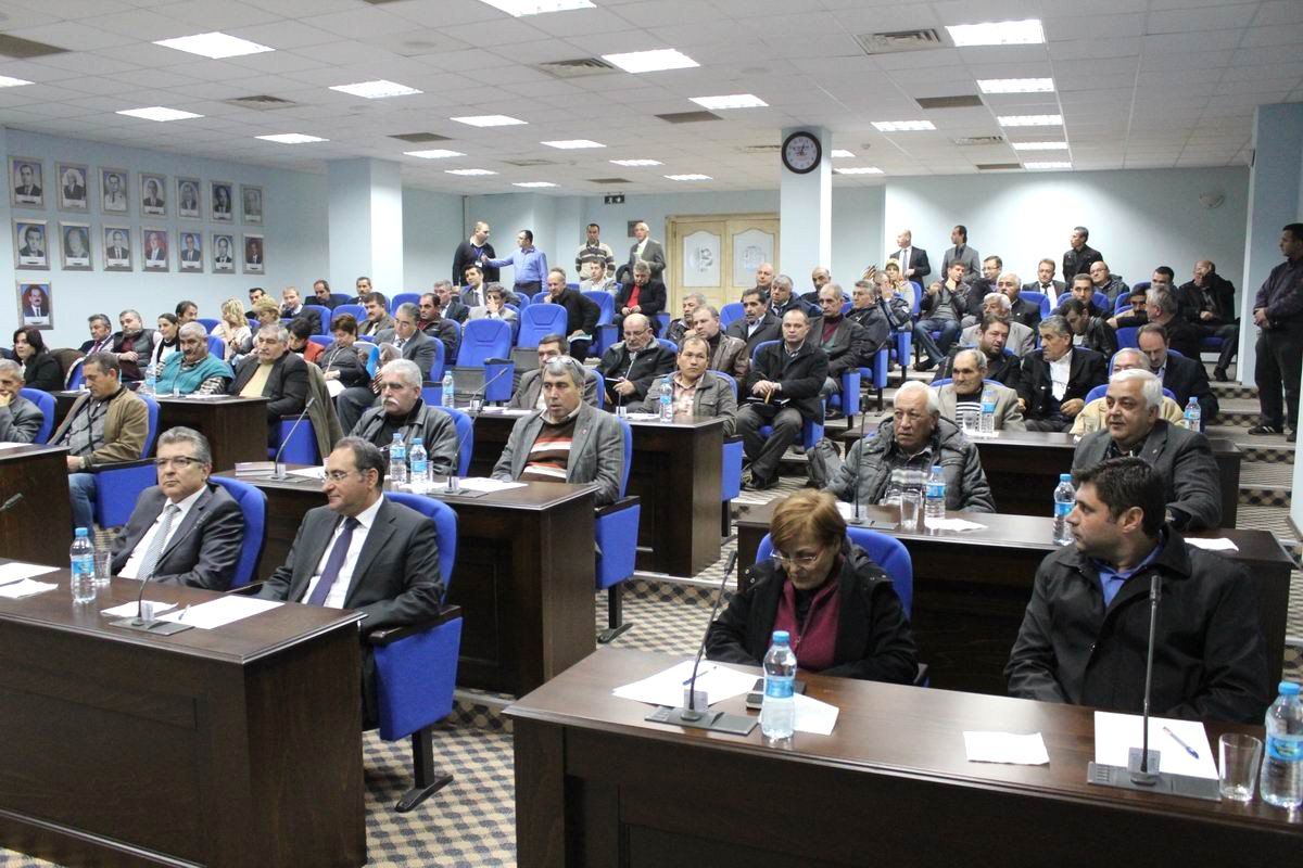 Kapatılan Belde Belediye Başkanları Edremit\'te Bir Araya Geldiler