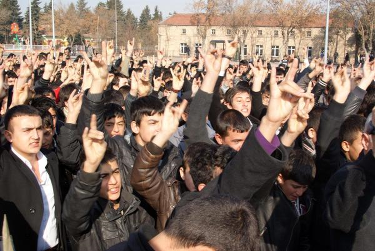 Kayseri\'de Ülkücü Gençlerden \'Bir Gün Değil, Her Gün Sahip Çık\' Etkinliği