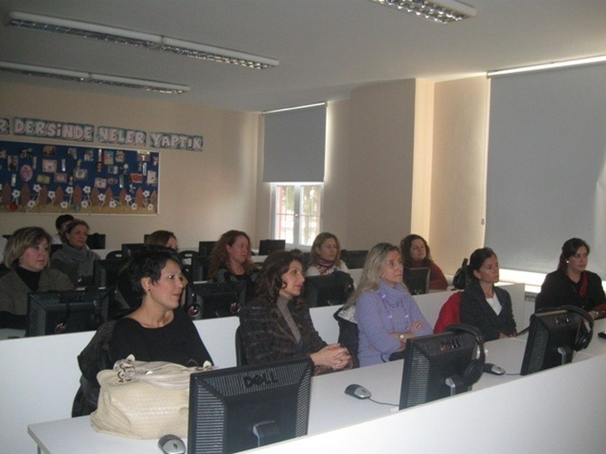 Kolejde \'Ön Ergenlik\' Semineri