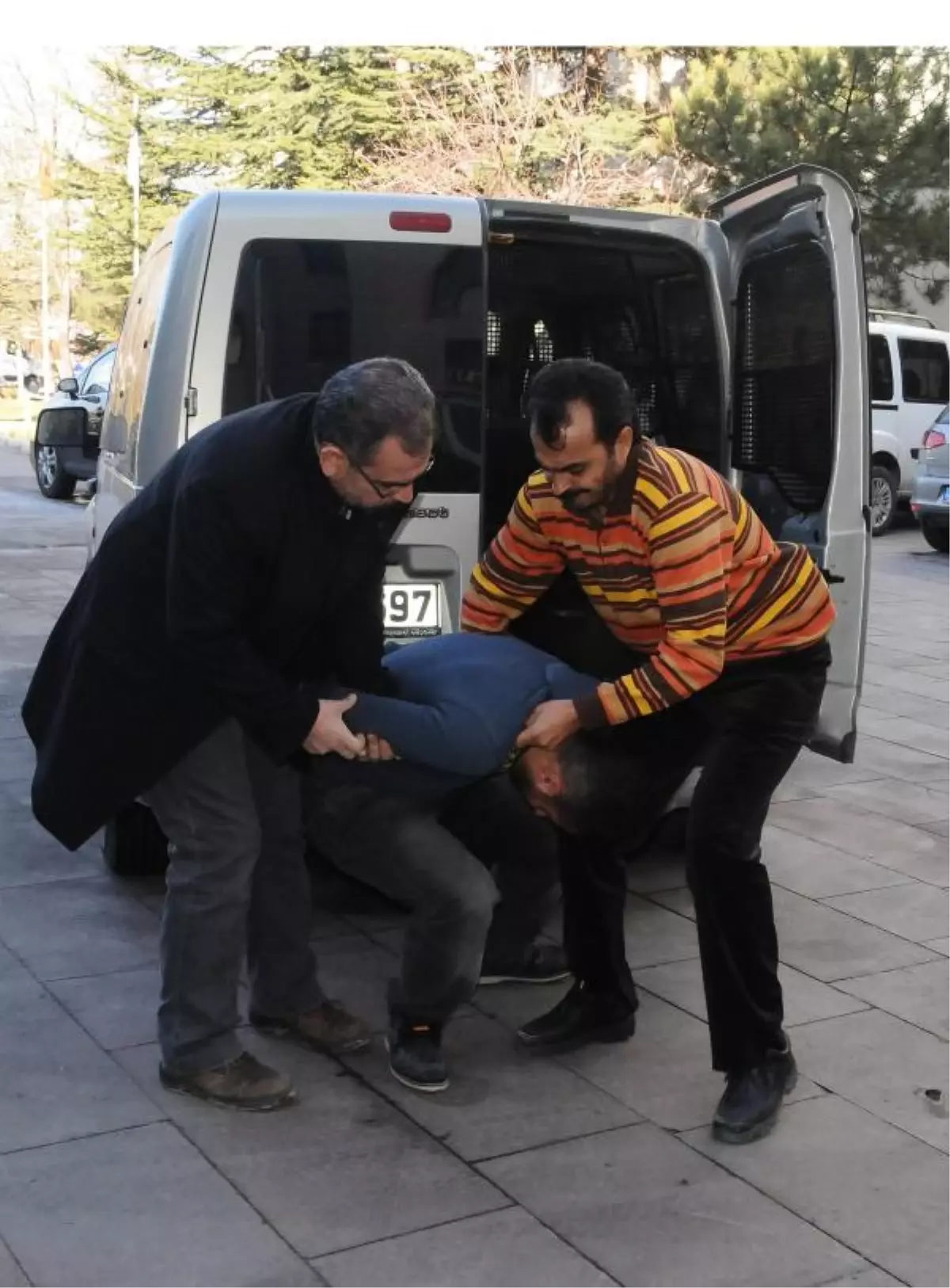 Konya ve Antalya\'da Hırsızlık Yapamadan Yakalanan Şüpheliler Nevşehir\'e Getirildi