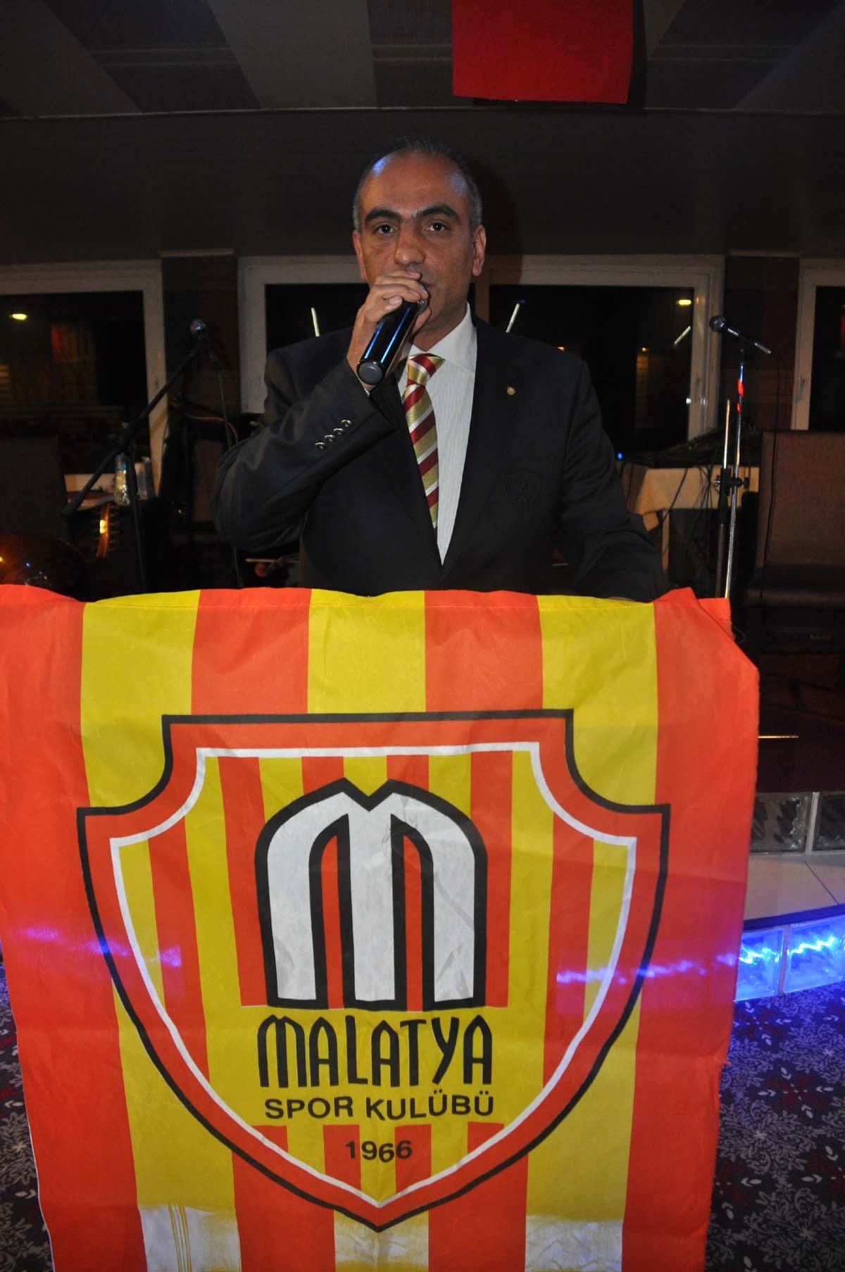 Malatyaspor\'da \'Efsane\'ye Moral ve Destek Gecesi\' Düzenlendi