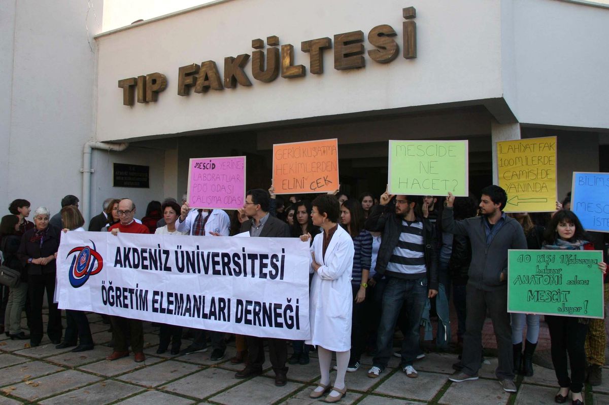 Mescit Karşıtı Eylem