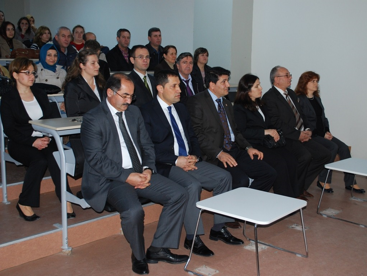 Nkü\'de Başarılı Olanlara Sertifikaları Verildi
