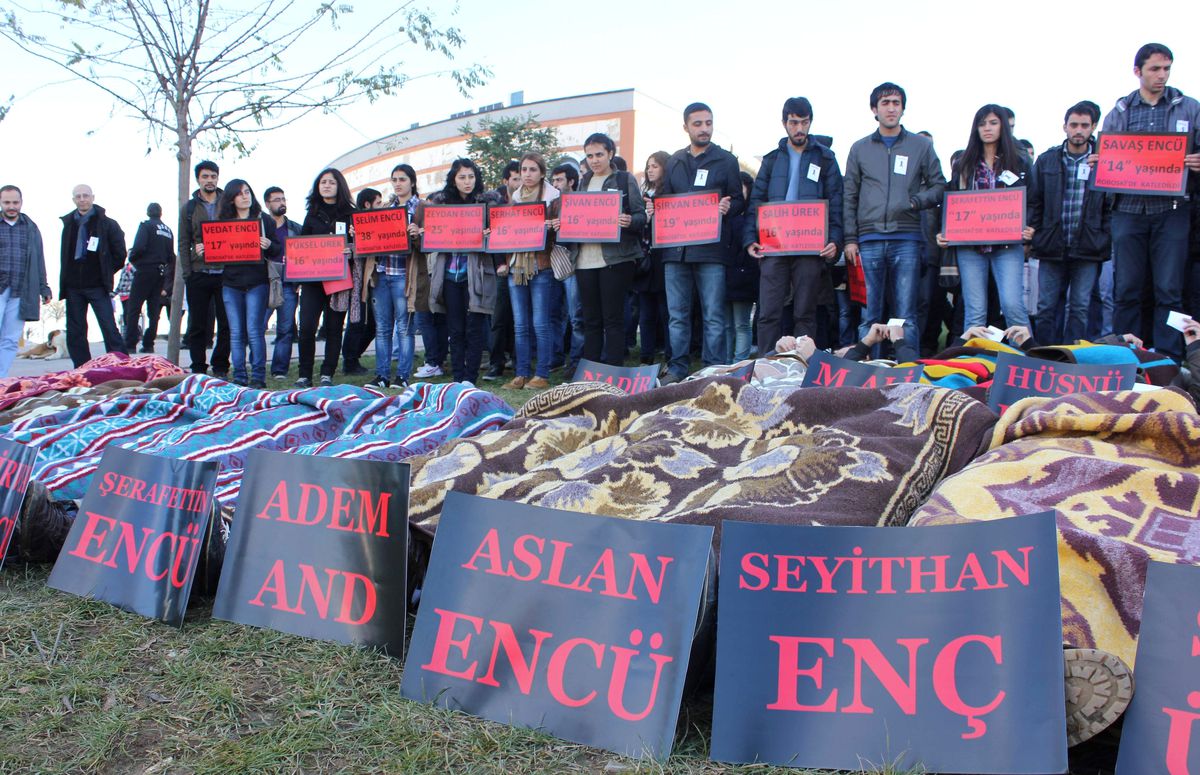 Öğrenciler Sessiz Eylem Yaptı