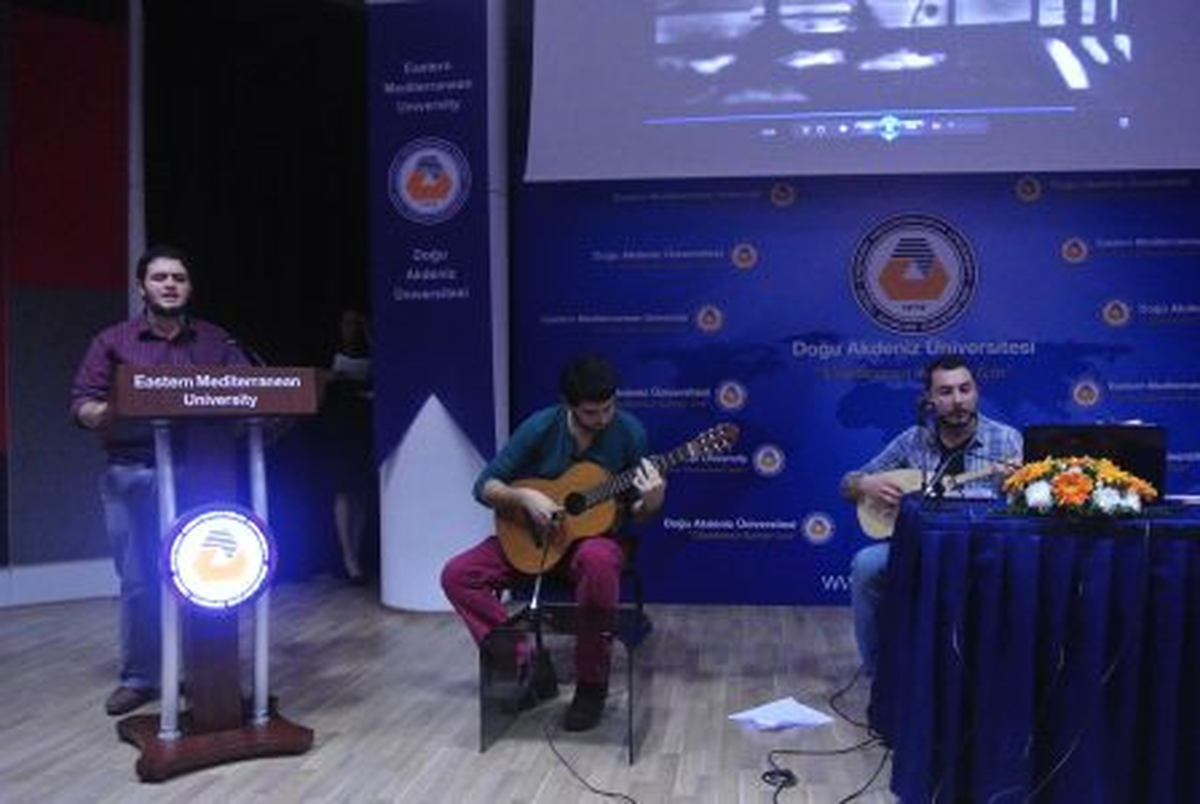 Öğrencilerinden Şiir Dinletisi