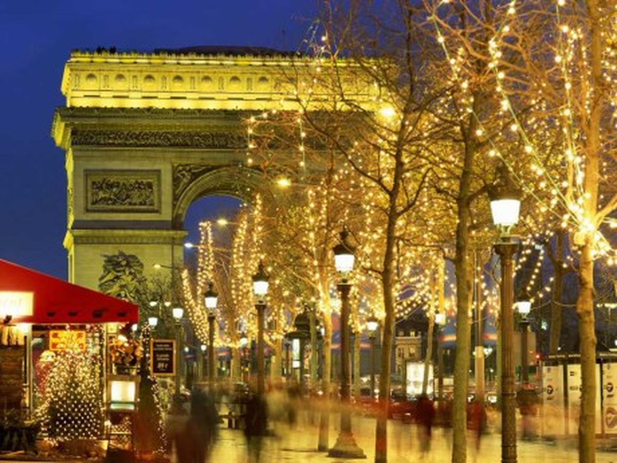 Paris Yılbaşına Hazırlanıyor