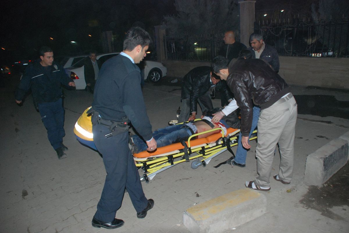 Şanlıurfa Adliyesi Önünde Silahlı Kavga: 2 Yaralı