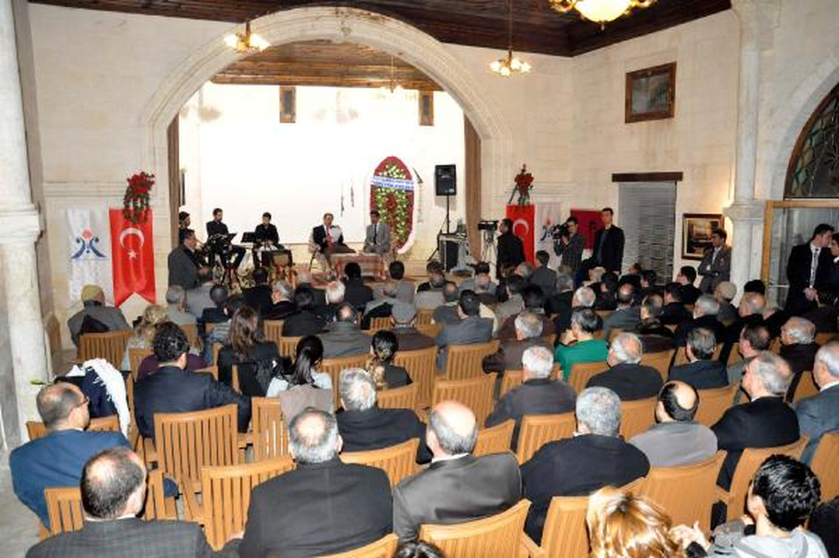 Şanlıurfa\'da Doktorlardan Şiir Dinletisi