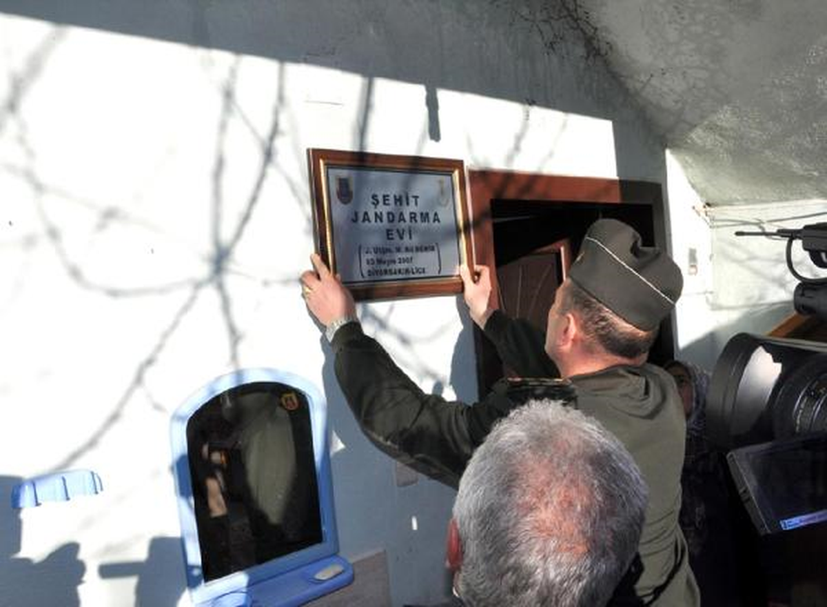 Şehit Oğlu İçin Evde Bir Odayı Müze Gibi Hazırladı