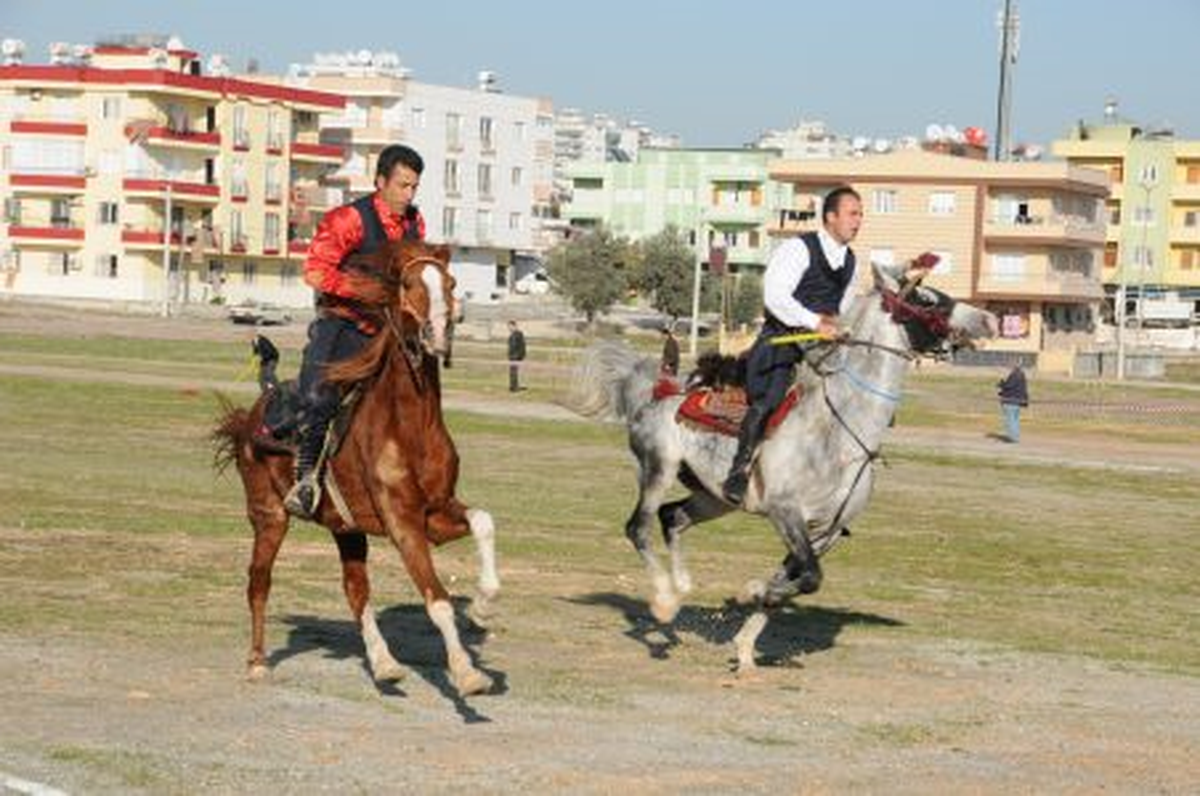 Tarsuslular Cirit Gösterisine Yoğun İlgi Gösterdi