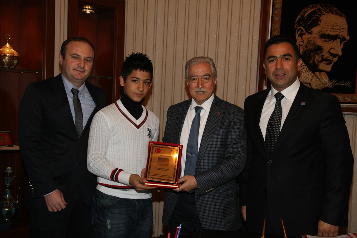 Ahas Kolombiya Yolcusu