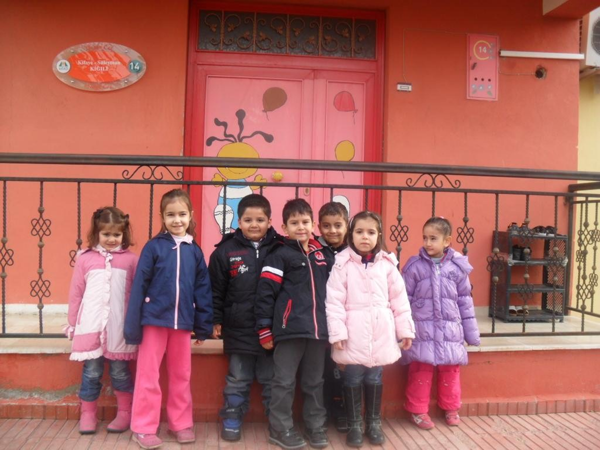 Anaokulu Öğrencilerinden Sevgi Evlerine Ziyaret