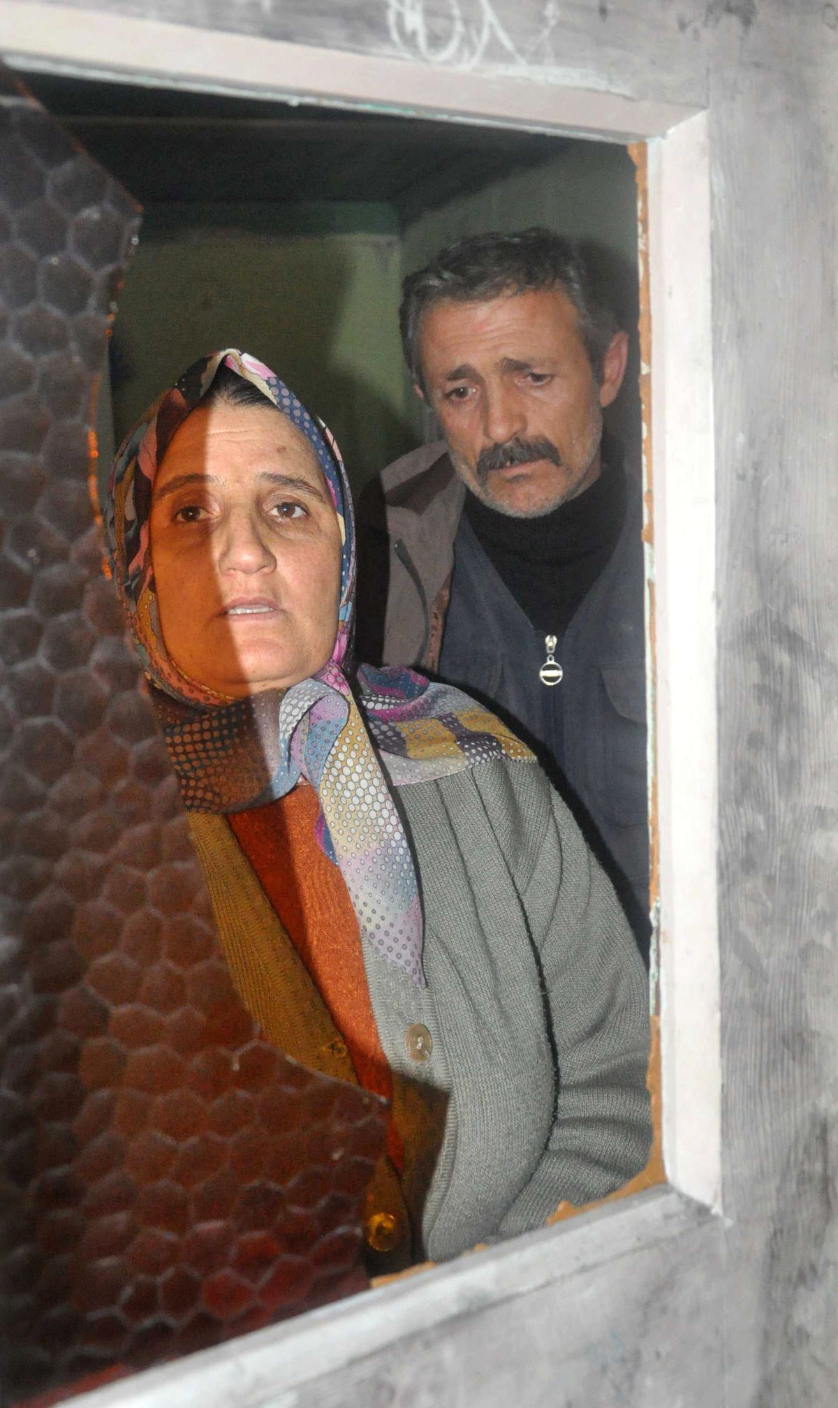 Balıkesir\'de Ev Basıp Kız Kaçırdılar