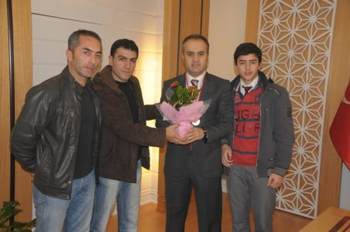 Başarılı Sporcular İnegöl Belediyesi Tarafından Ödüllendirildi