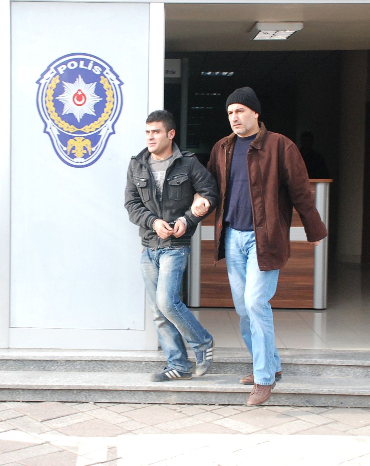 Bıçakla Yaralamaya 6 Yıl 3 Ay Ceza