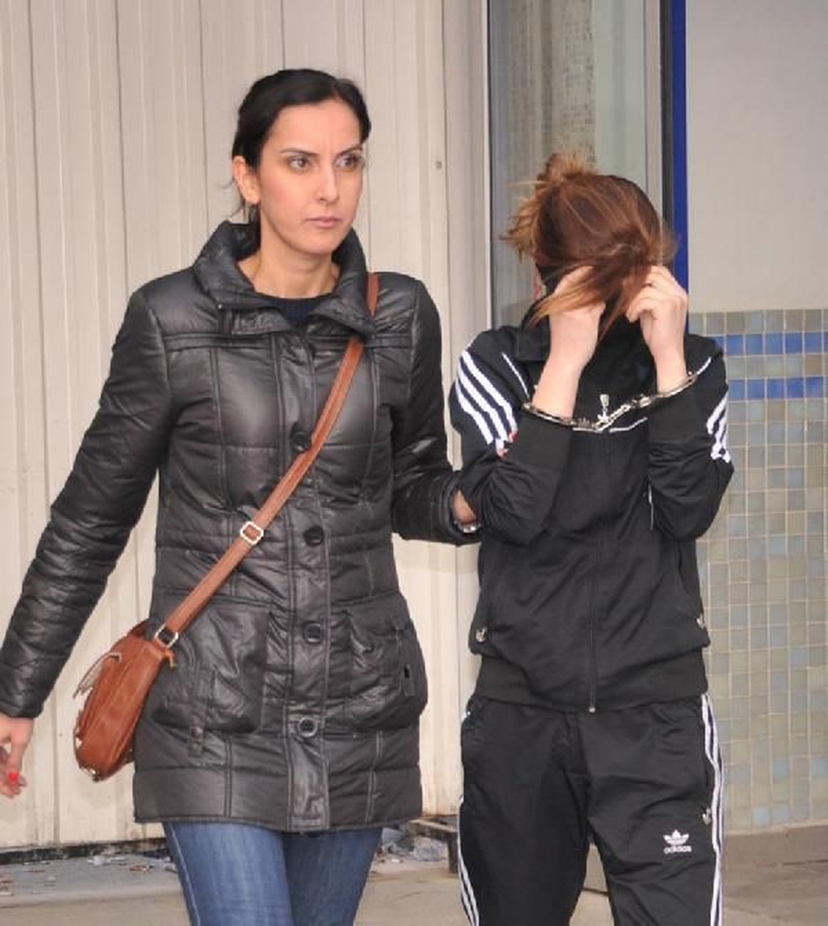 Fuhuş İçin Kartvizit Atan 4 Kadına Gözaltı