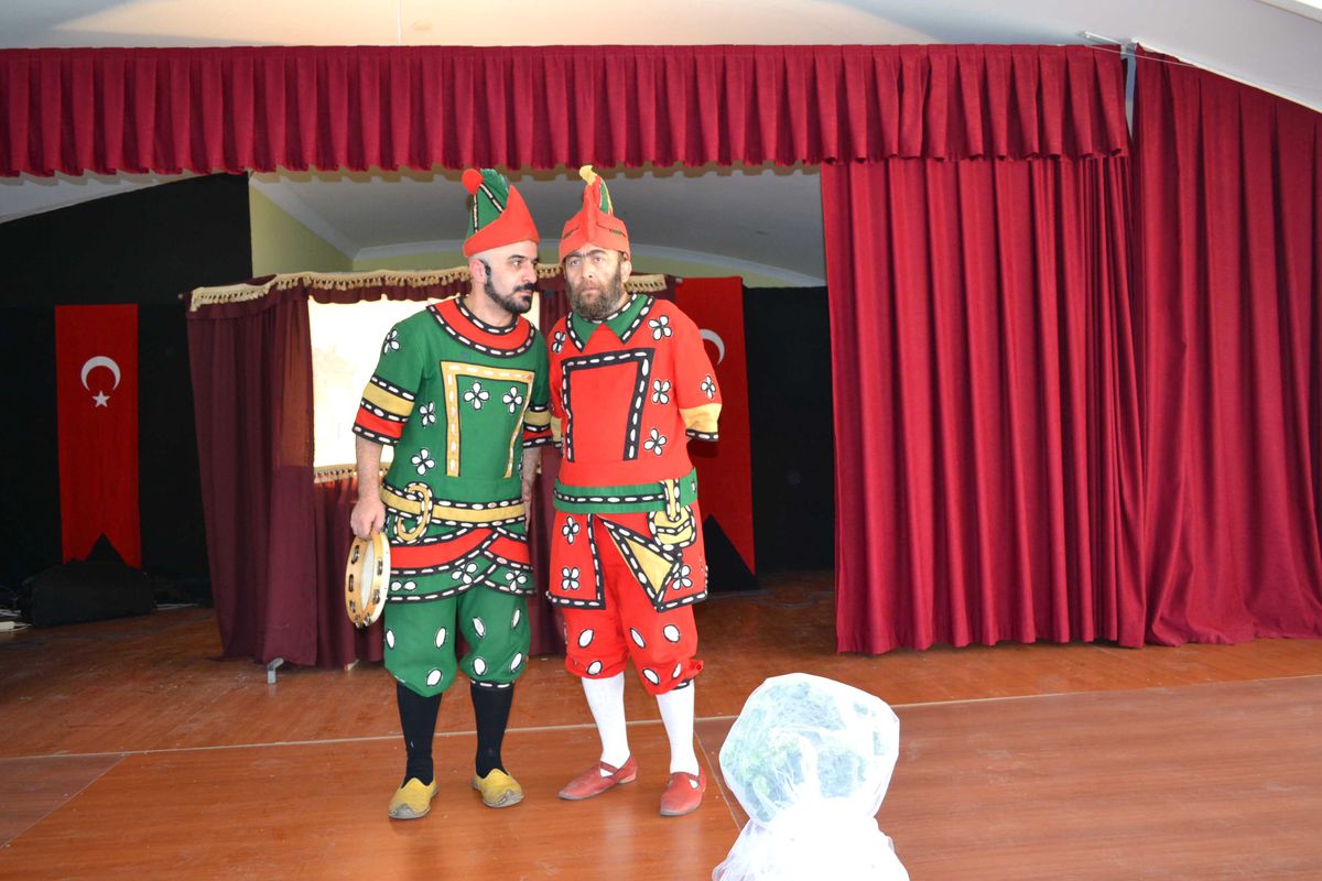 Hacivat ve Karagöz Gülerçin Koleji\'nde Sahnelendi