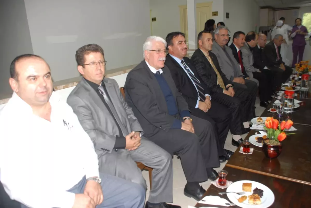 Huzurevi Sakinleri Erken Yılbaşı Kutladı