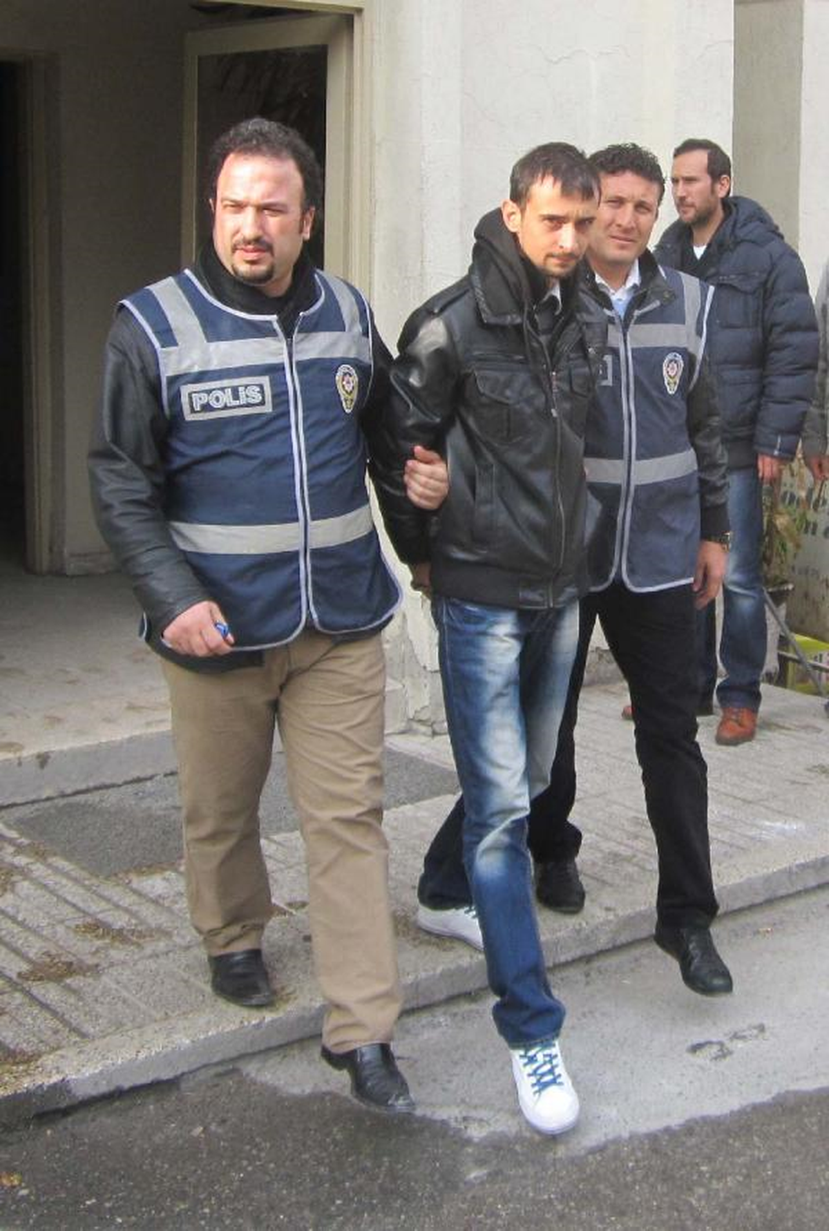 İnternetten Satışta Dolandırıcılığa Gözaltı