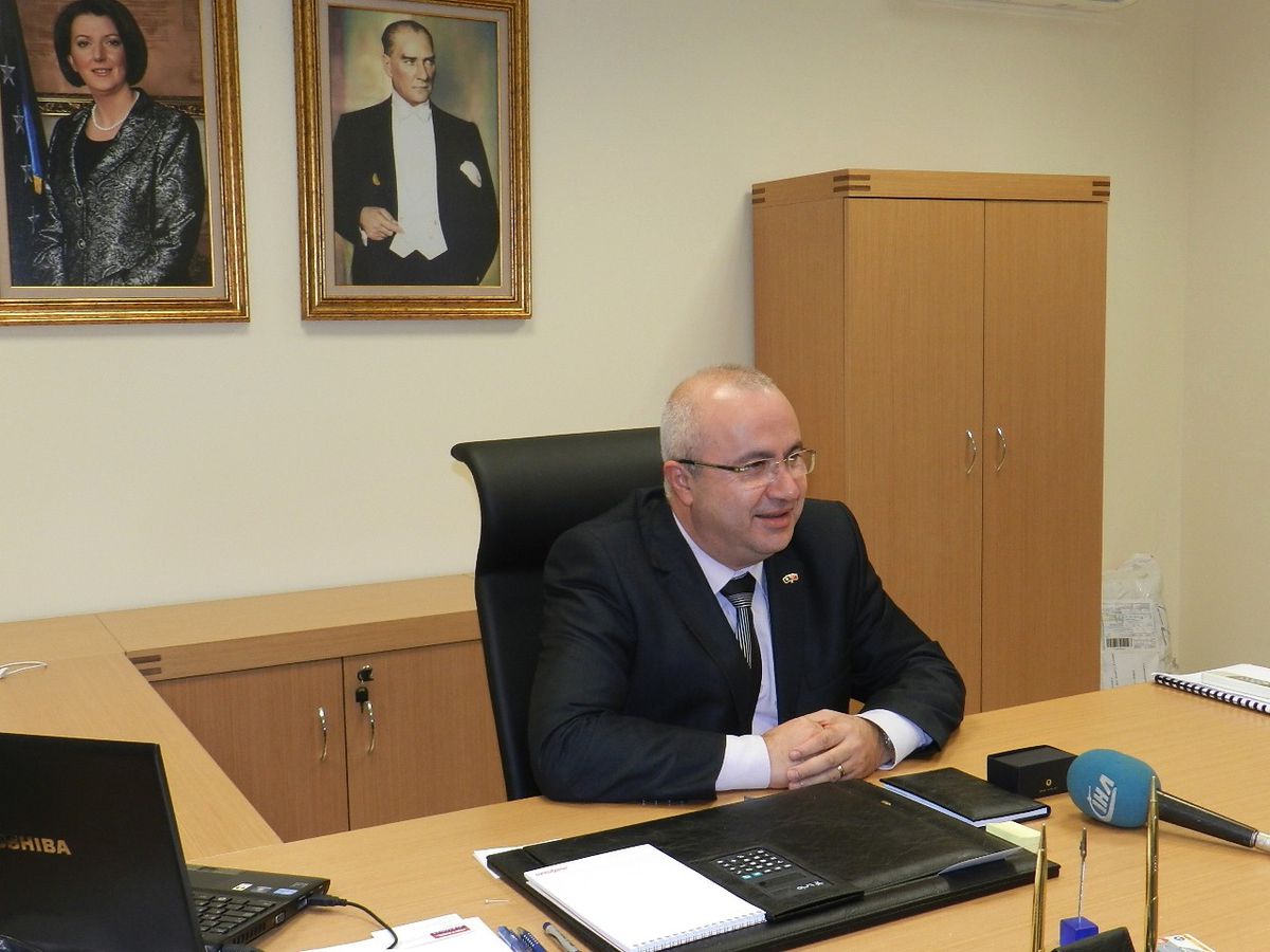 İş Bankası Kosova\'da Müşterisiyle Buluşuyor