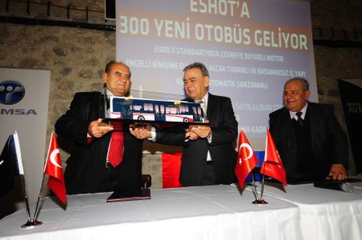 İzmir\'e 300 Yeni Otobüs Daha Geliyor