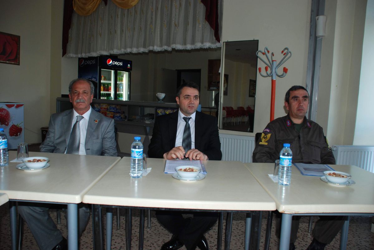 Kahta\'da Kurum Müdürleri Toplantı Yaptı