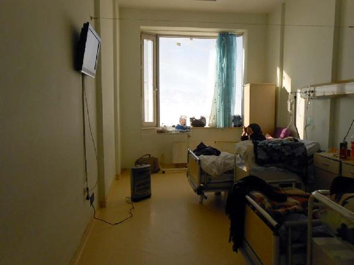 Kaloriferlerin Yanmadığı Hastanede Hastalar Battaniye ve Elektrikli Soba ile Isınıyor