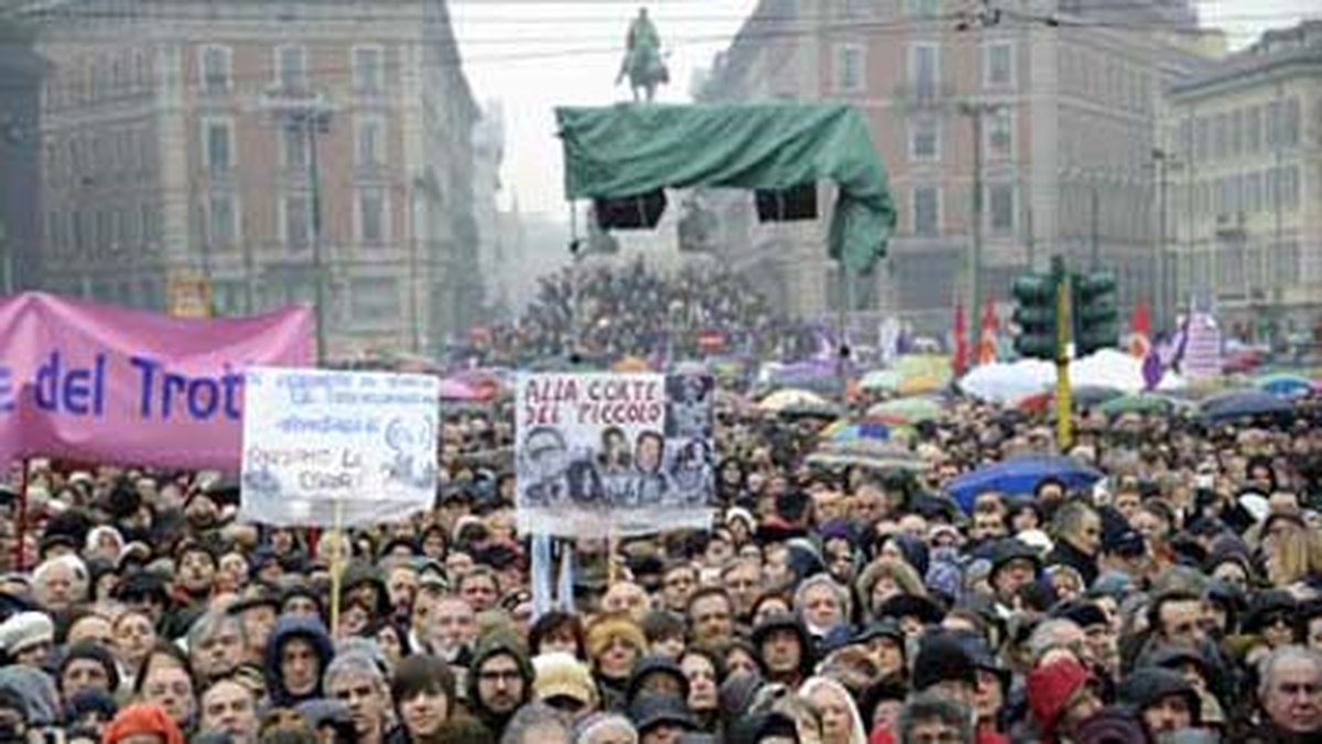 Makedonya\'da Muhalefetin Bütçe Protestoları