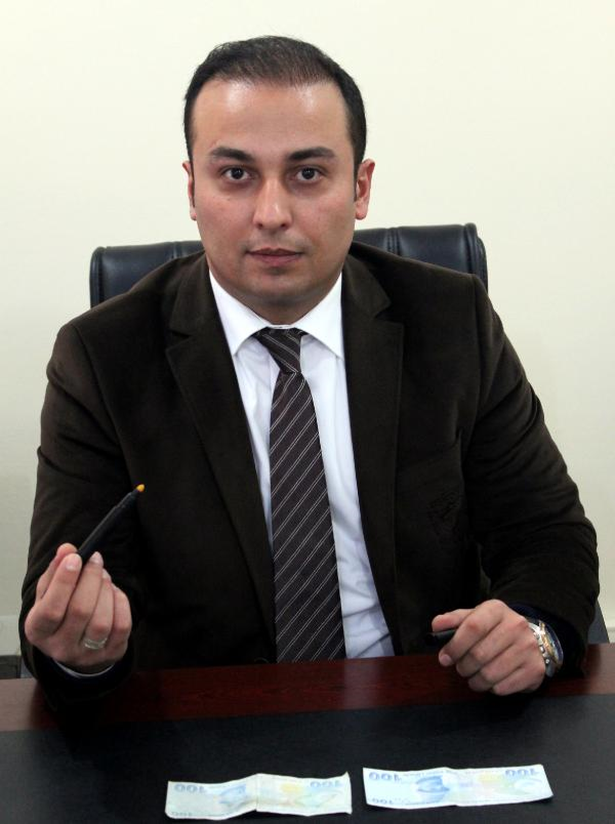 Narman\'da Emniyet, Esnafa 200 Sahte Para Kalemi Dağıttı