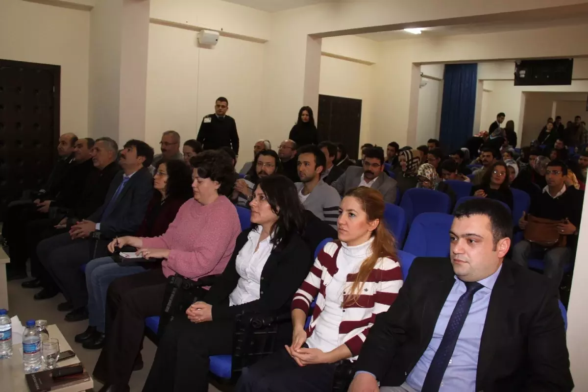 Neü\'de \'Mehmet Akif Ersoy\' Konulu Konferans