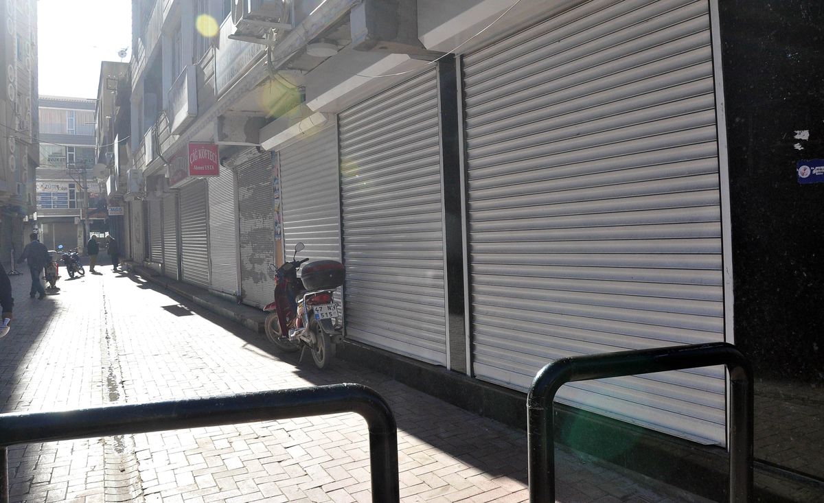 Nusaybin\'de Esnaf Kepenk Açmadı