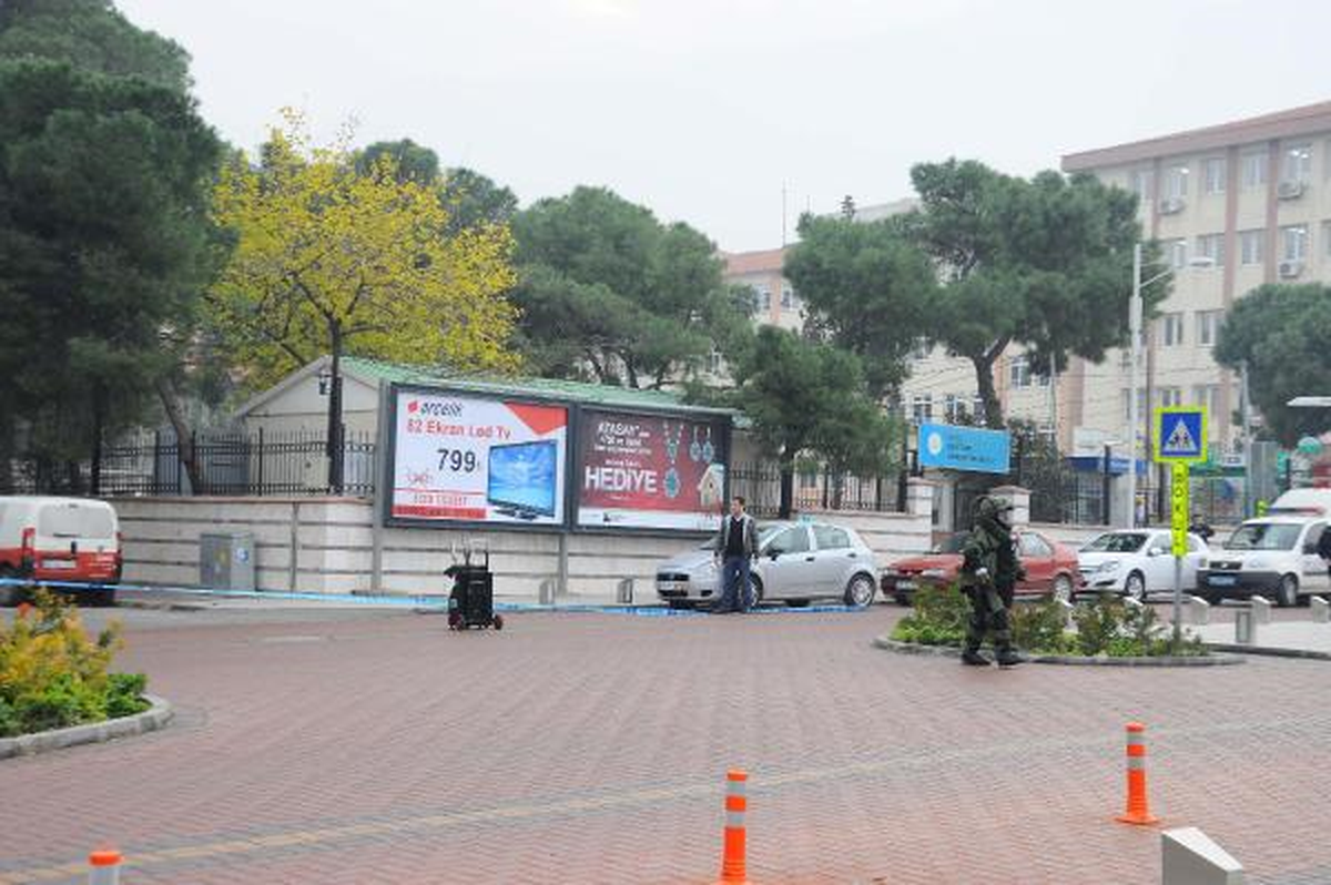 Okul Yanına Bırakılan Şüpheli Çanta Korkuttu