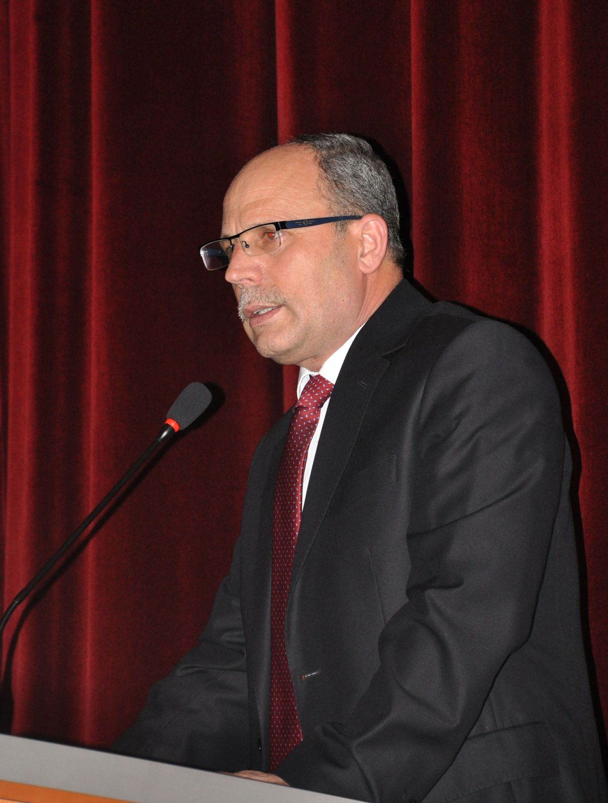 Prof. Dr. Şimşirgil: "Tarih Dizilerden, Romanlardan, Sinemadan Öğrenilmez"