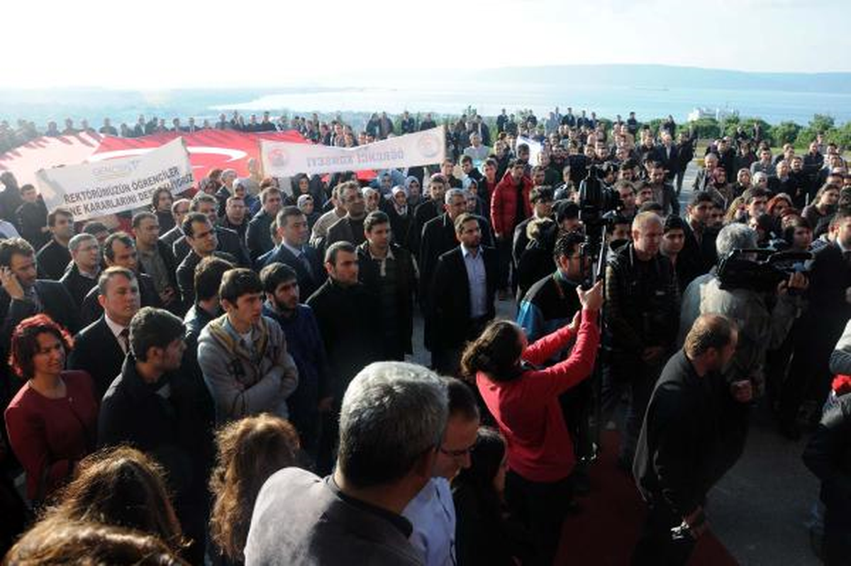 Protestodan Önce Rektör Laçiner\'e Destek