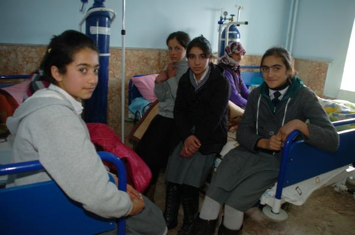 Takla Atan Servisteki 16 Öğrenci Yaralandı