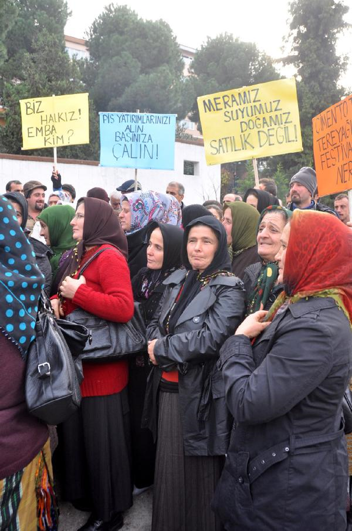 Tonya\'da Çimento Fabrikasına Horonlu Tepki