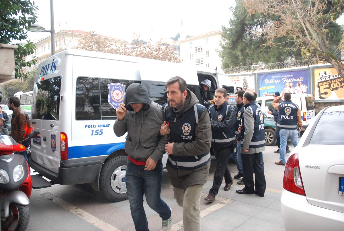 Üniversitede Kavga Yapan 15 Kişi Adliyeye Sevk Edildi