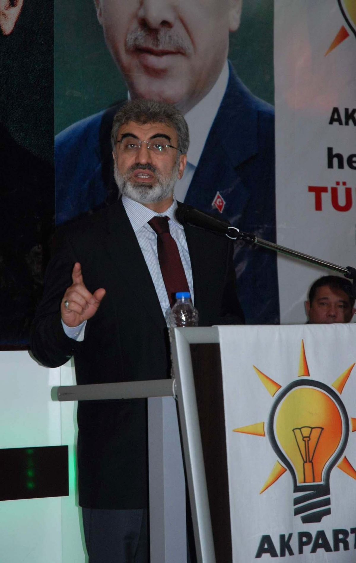 Bakan Yıldız\'dan ODTÜ Olaylarına Eleştiri