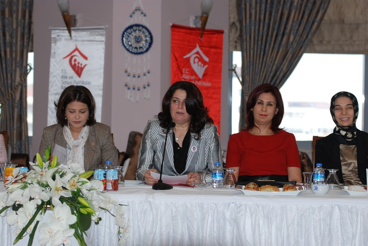 Denizli\'de Gönül Elçileri Projesi Tanıtıldı