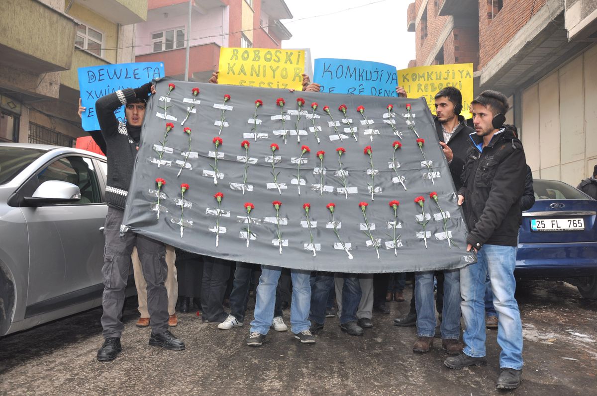 Erzurum\'da Uludere\'ye Tiyatrolu Anma