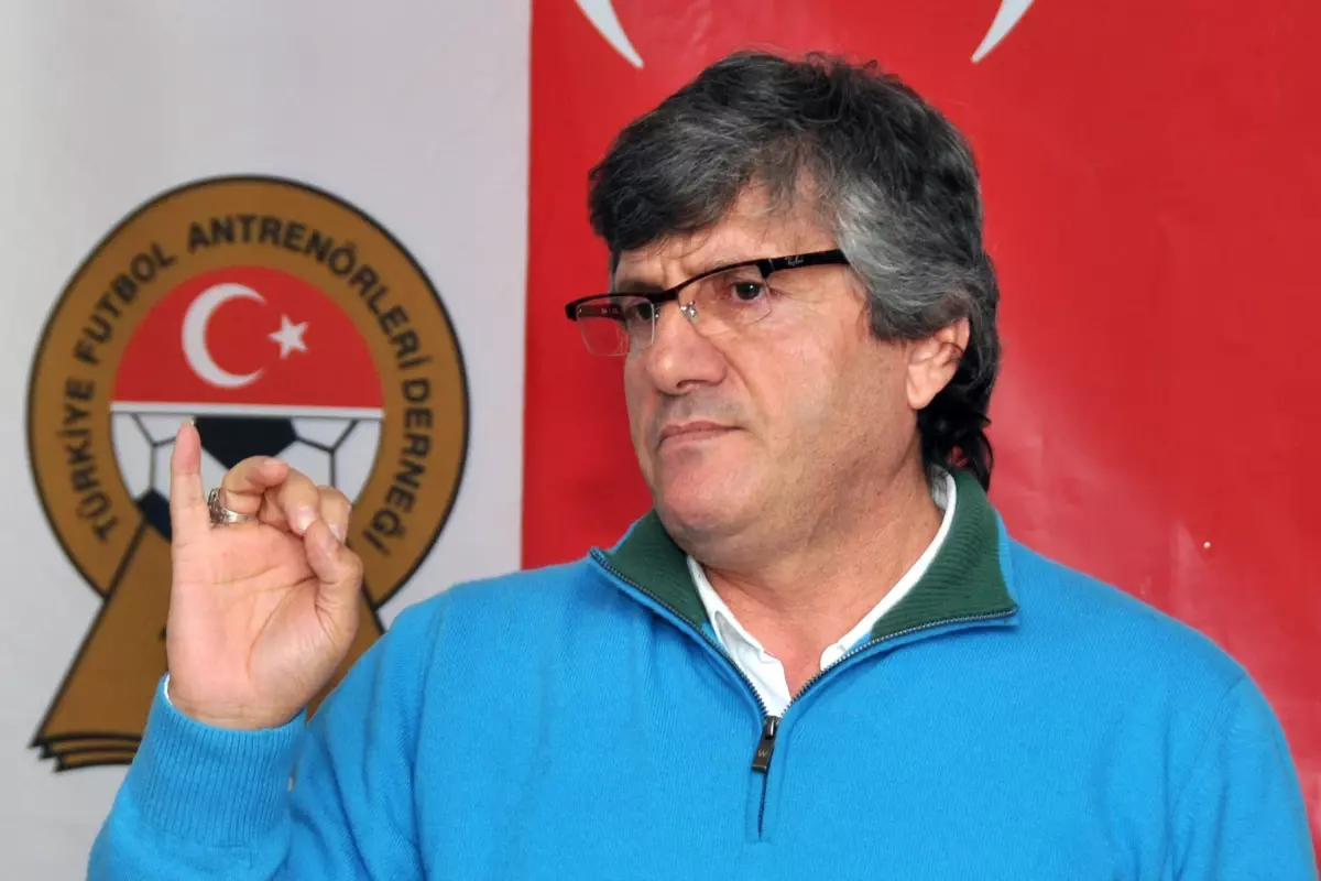 Gümüşhane\'de Futbol Antrenörlerine "Başarıya Giden Yol" Konulu Panel Düzenlendi