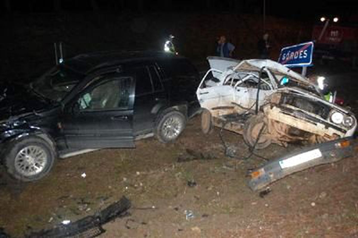 Hatalı Sollama Nedeniyle 2 Otomobil Kafa Kafaya Çarpıştı: 1 Ölü