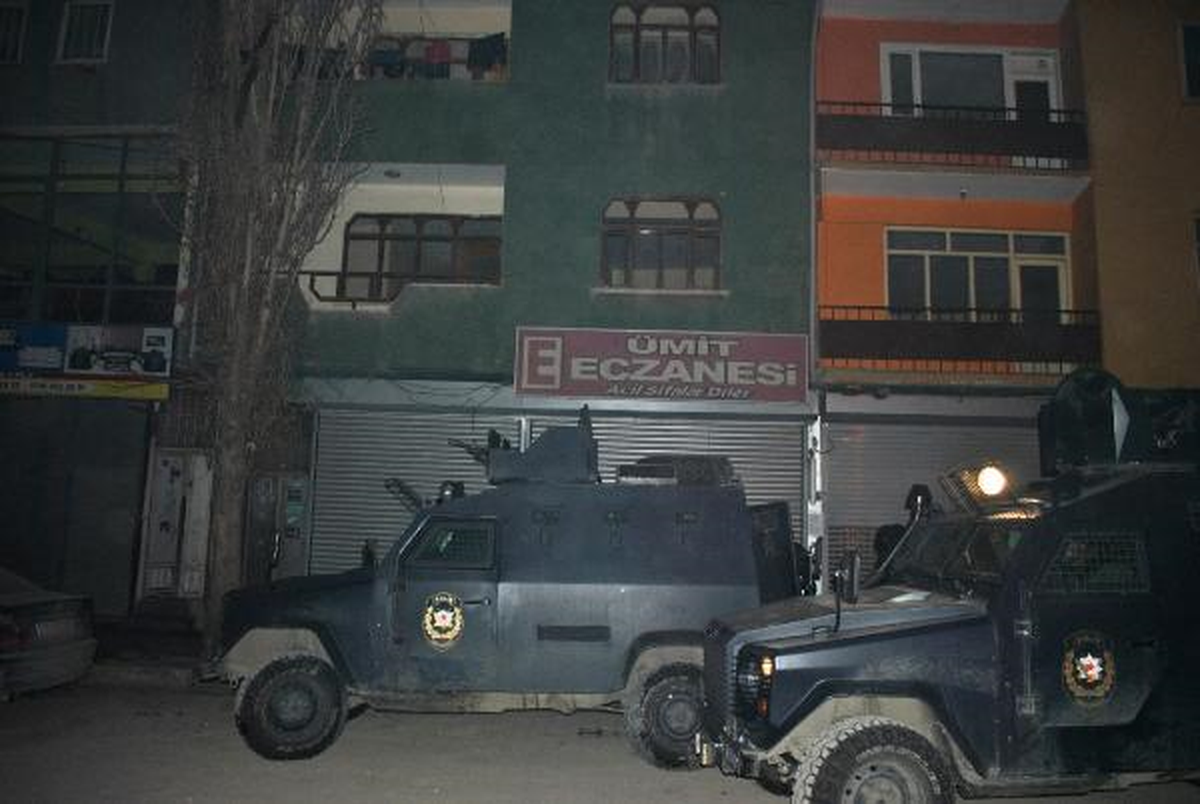 Kalaşnikoflu, Maskeli Soyguncular Yakalandı