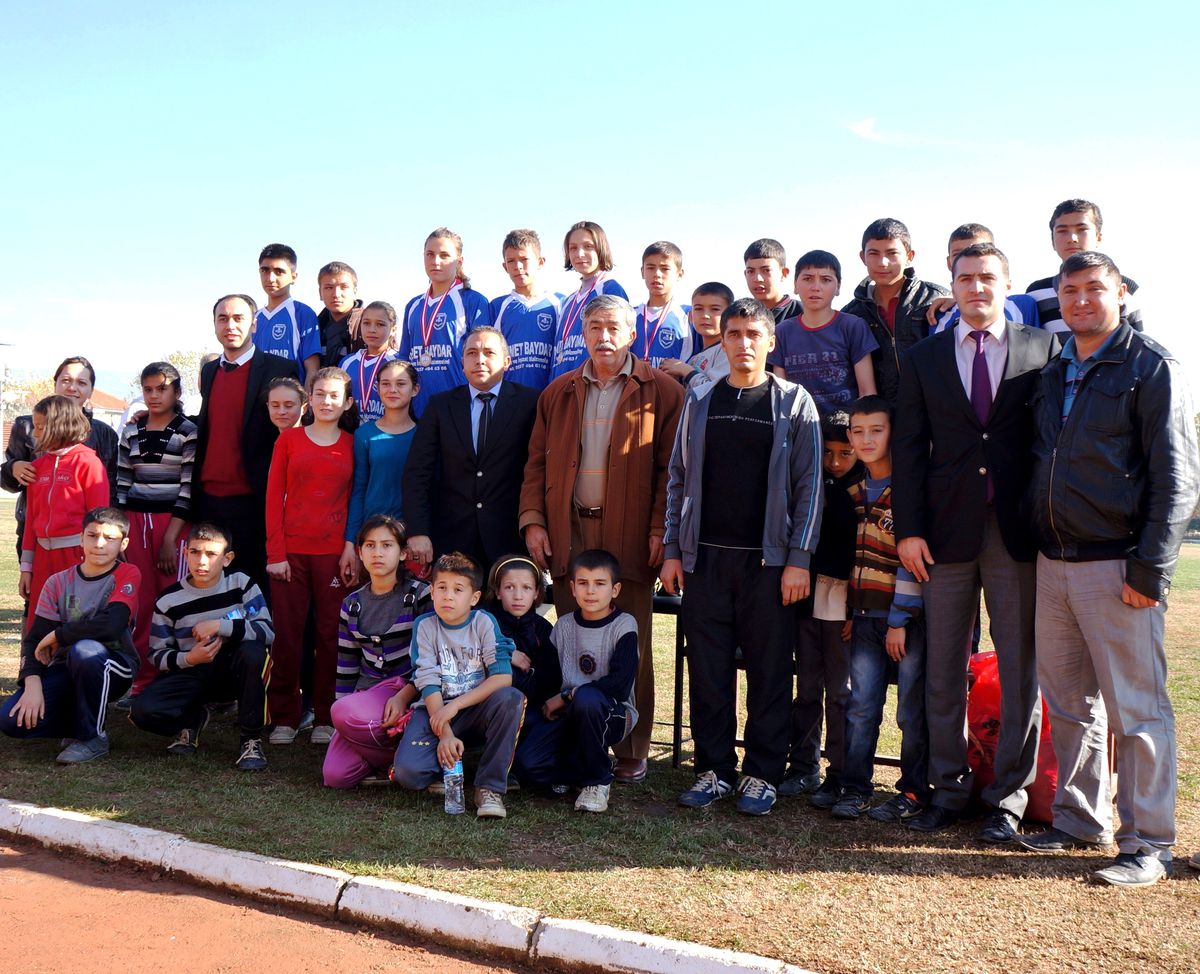 Karacaali İlköğretim Okulu, Koşularda Rakip Tanımıyor