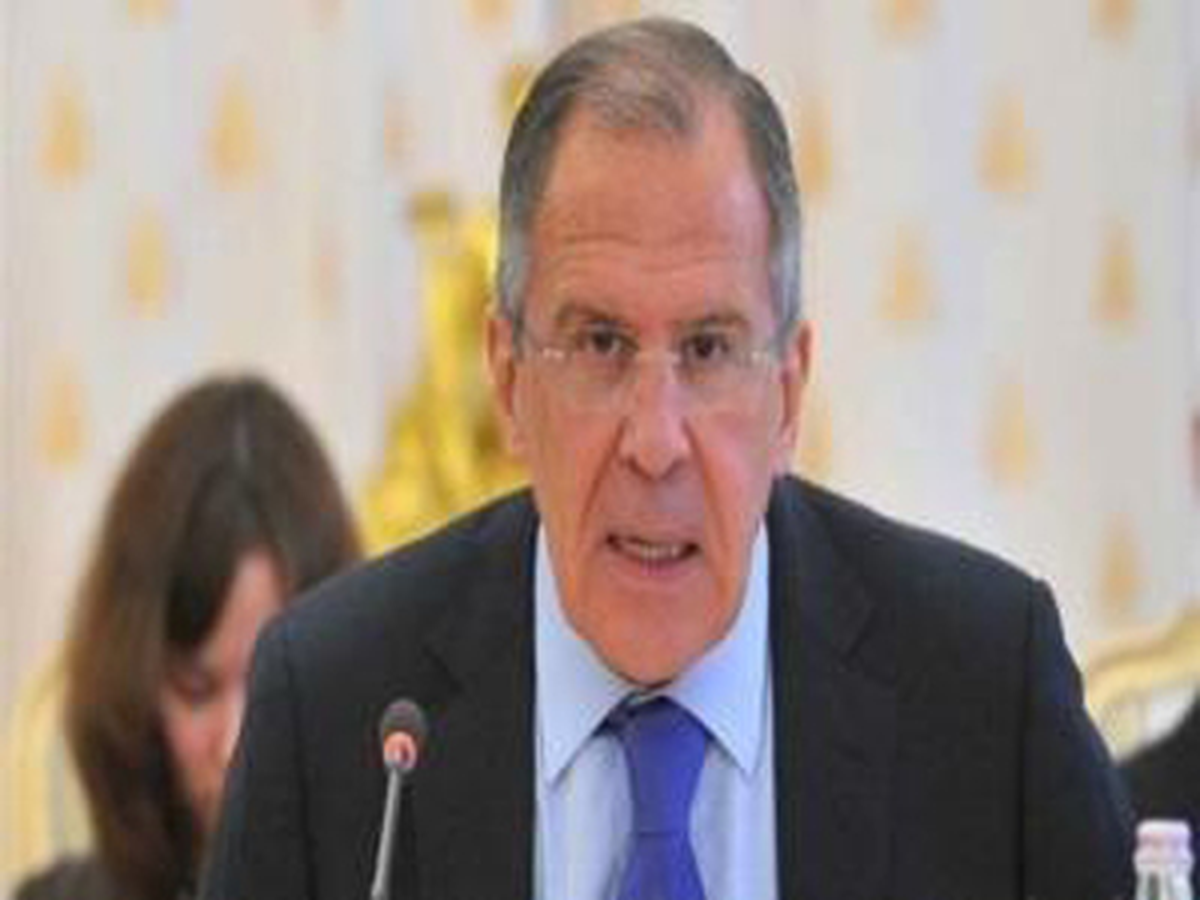 Lavrov Esed\'e Yine Arka Çıktı