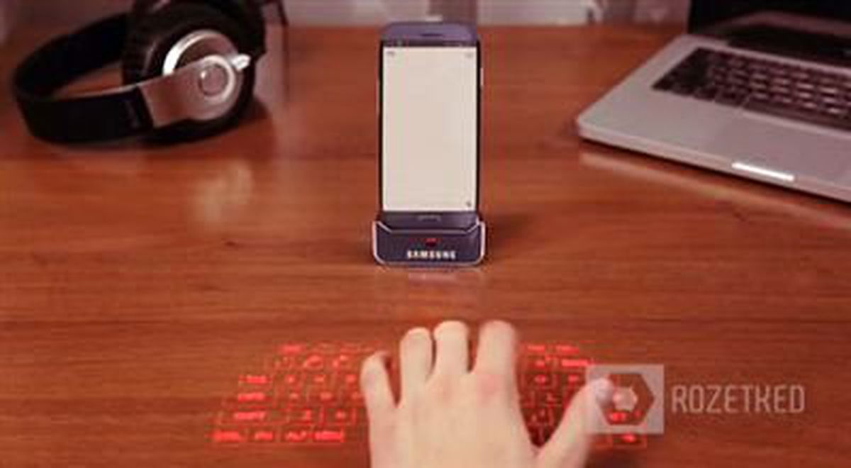 Lazer klavyeli Galaxy S4!